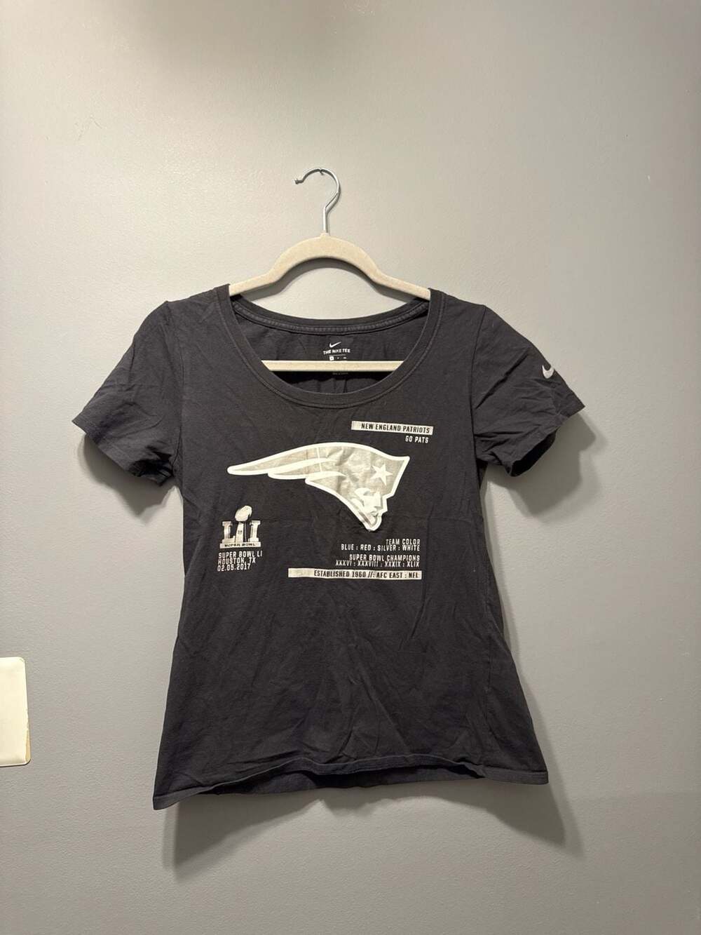 Nike New England Patriots Super Bowl LI Champions Women's T-Shirt Size S